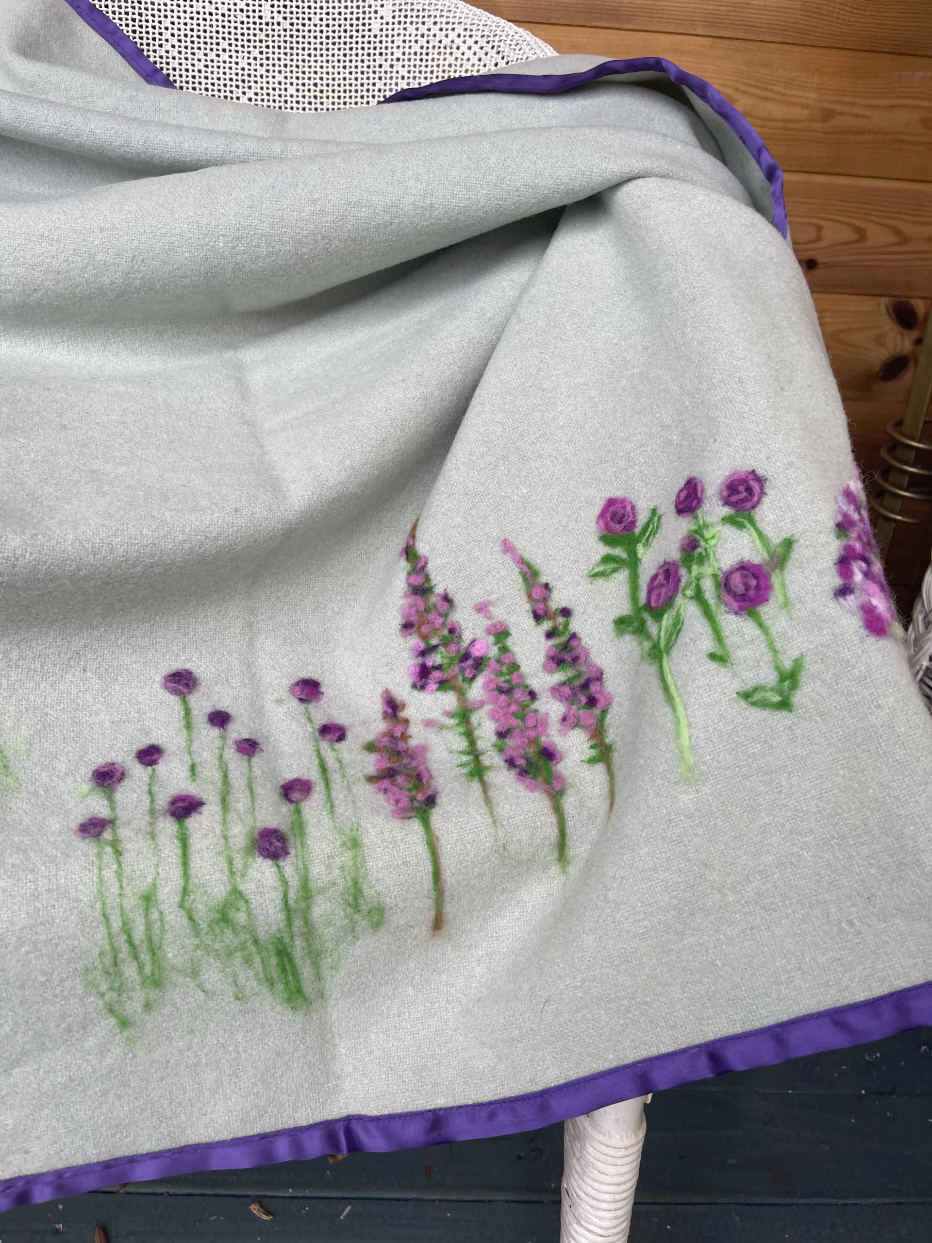 100% woollen blanket with a unique design - Image 5