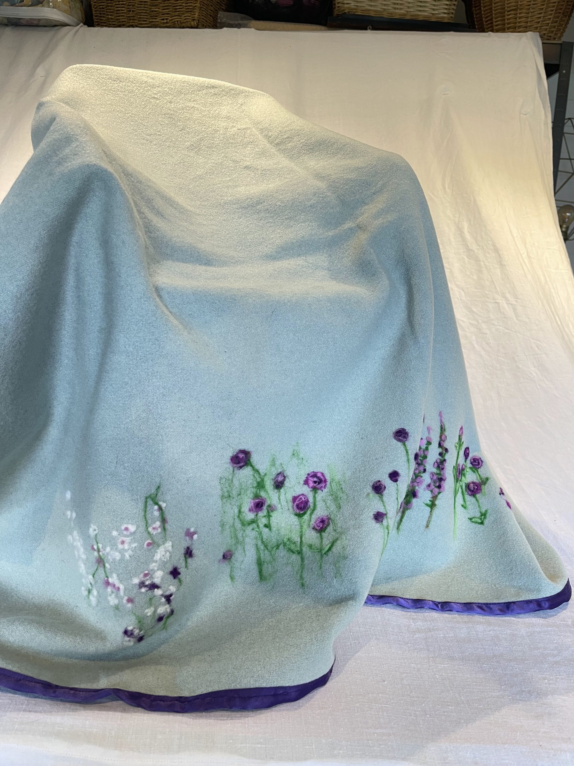 100% woollen blanket with a unique design - Image 6