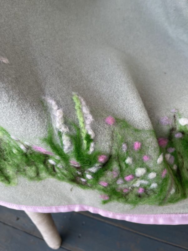 100% woollen blanket with a unique design - Image 5