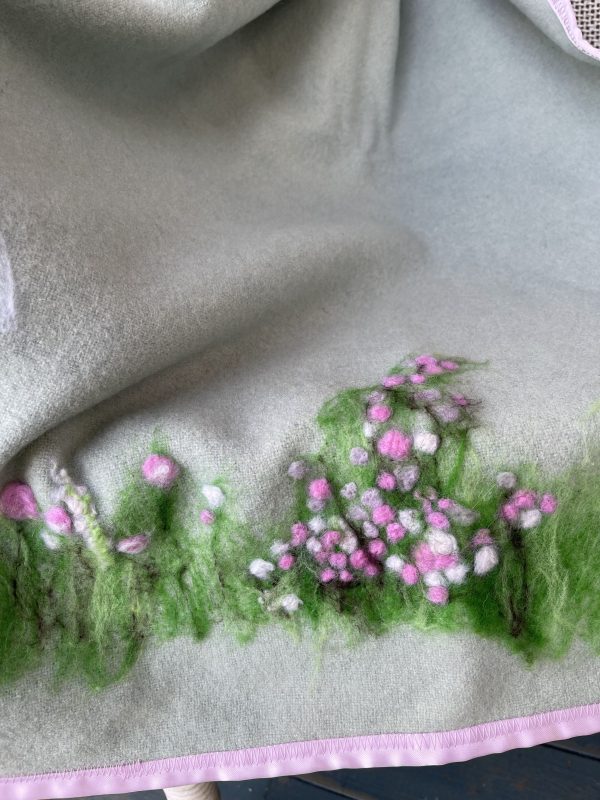 100% woollen blanket with a unique design - Image 7