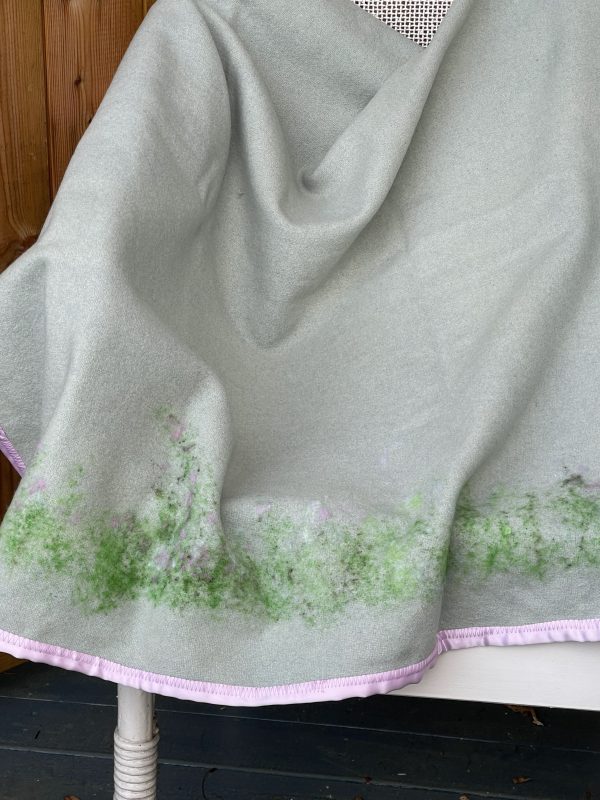 100% woollen blanket with a unique design - Image 9